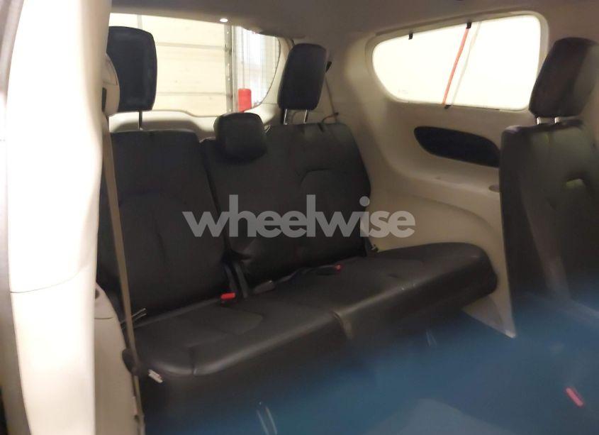 Photo 18 of 2020 Chrysler Pacifica TOURING L (VIN 2C4RC1BG9LR140072)