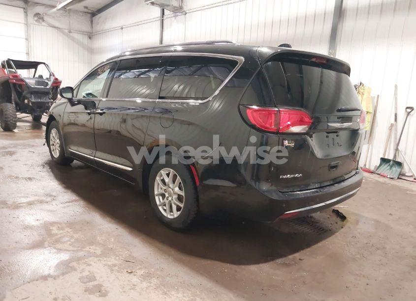 Photo 3 of 2020 Chrysler Pacifica TOURING L (VIN 2C4RC1BG9LR140072)