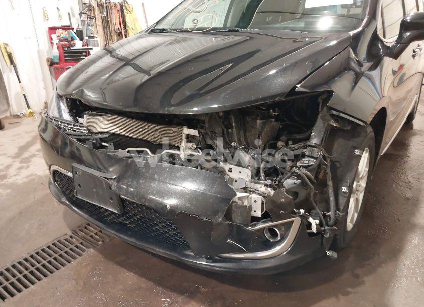 Photo 6 of 2020 Chrysler Pacifica TOURING L (VIN 2C4RC1BG9LR140072)