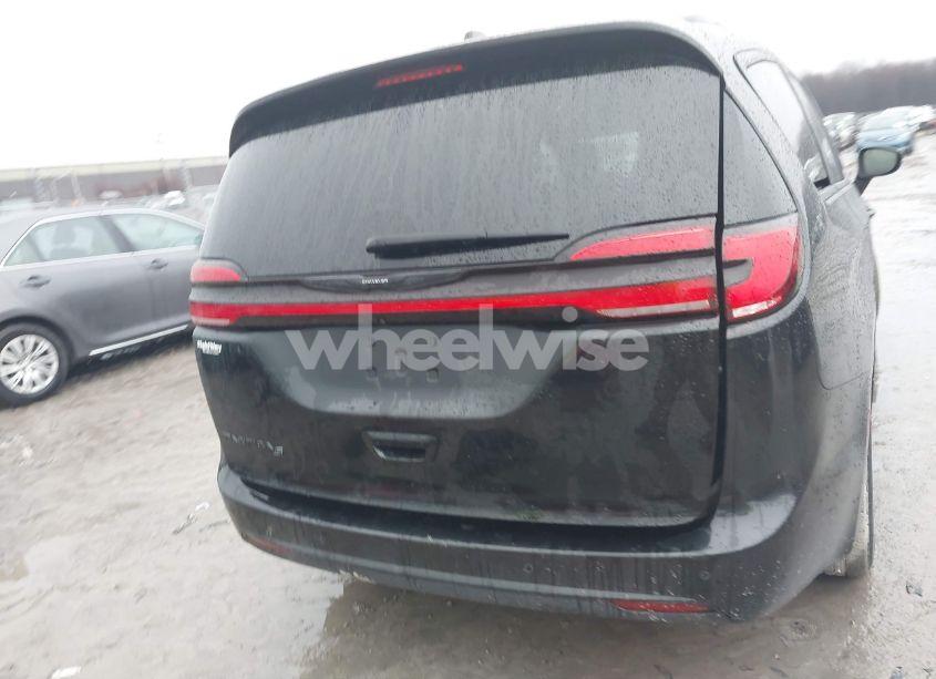 Photo 16 of 2021 Chrysler Pacifica TOURING L (VIN 2C4RC1BG9MR534897)