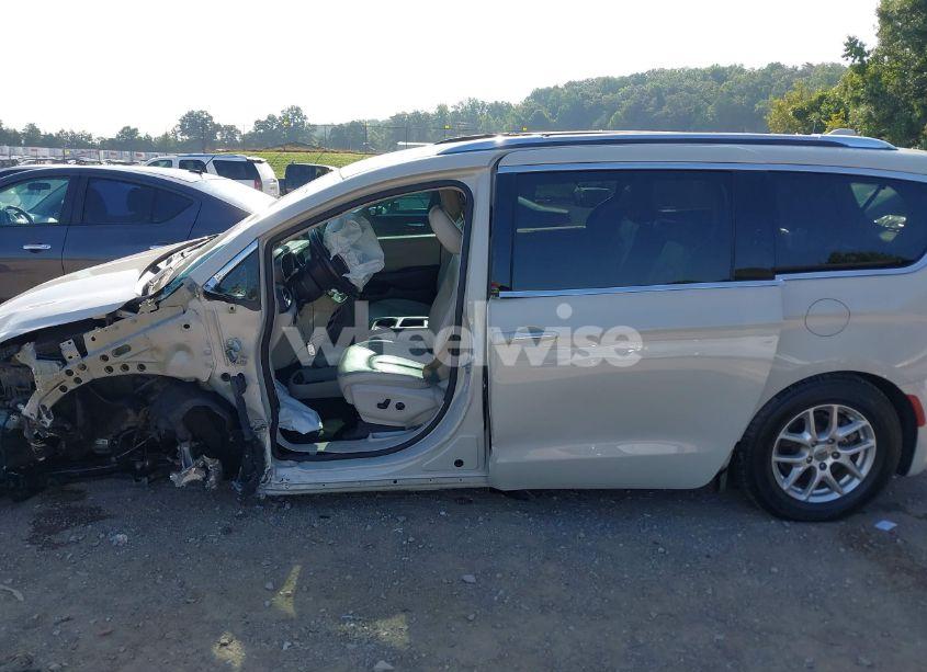 Photo 14 of 2021 Chrysler Pacifica TOURING L (VIN 2C4RC1BG9MR538559)