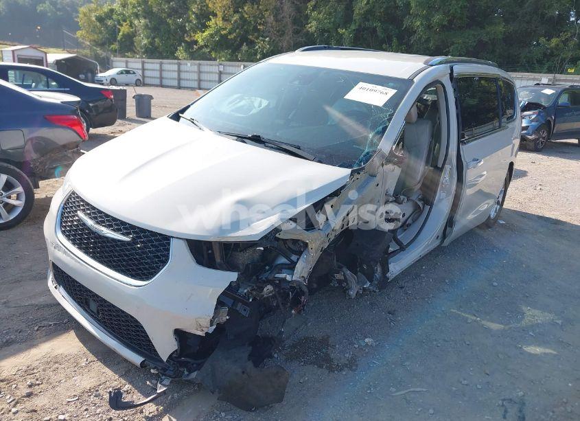 Photo 2 of 2021 Chrysler Pacifica TOURING L (VIN 2C4RC1BG9MR538559)