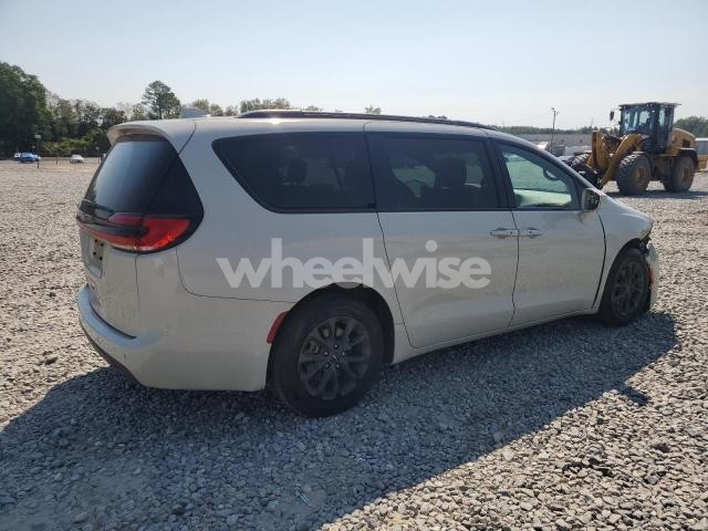 Photo 3 of 2021 CHRYSLER PACIFICA TOURING L (VIN 2C4RC1BG9MR553319)