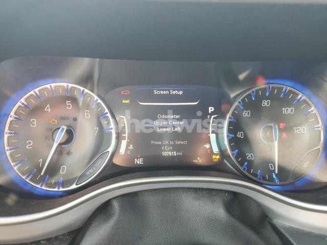 Photo 5 of 2021 CHRYSLER PACIFICA TOURING L (VIN 2C4RC1BG9MR553319)