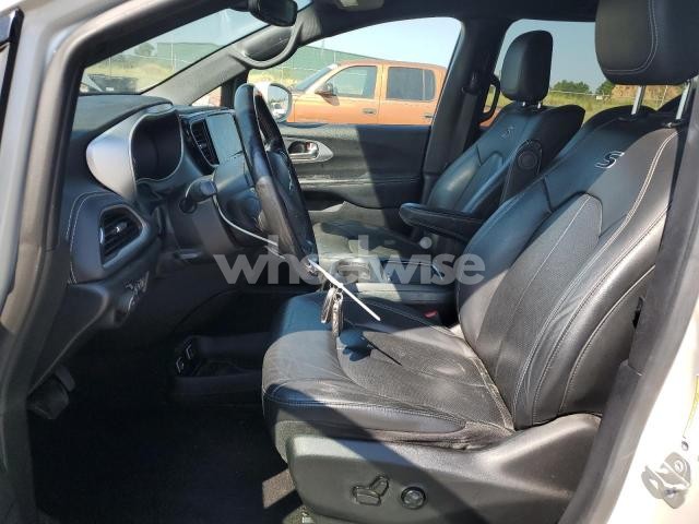 Photo 7 of 2021 CHRYSLER PACIFICA TOURING L (VIN 2C4RC1BG9MR553319)