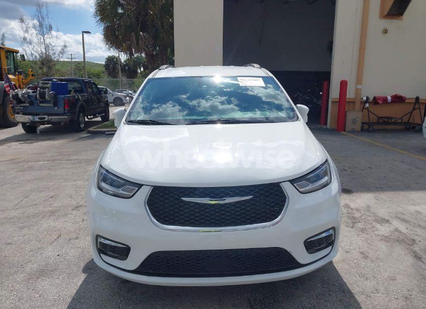 Photo 6 of 2022 Chrysler Pacifica TOURING L (VIN 2C4RC1BG9NR106619)