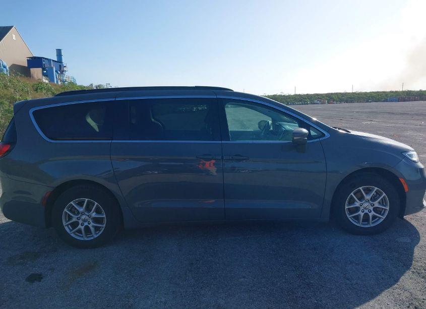 Photo 13 of 2022 Chrysler Pacifica TOURING L (VIN 2C4RC1BG9NR138566)