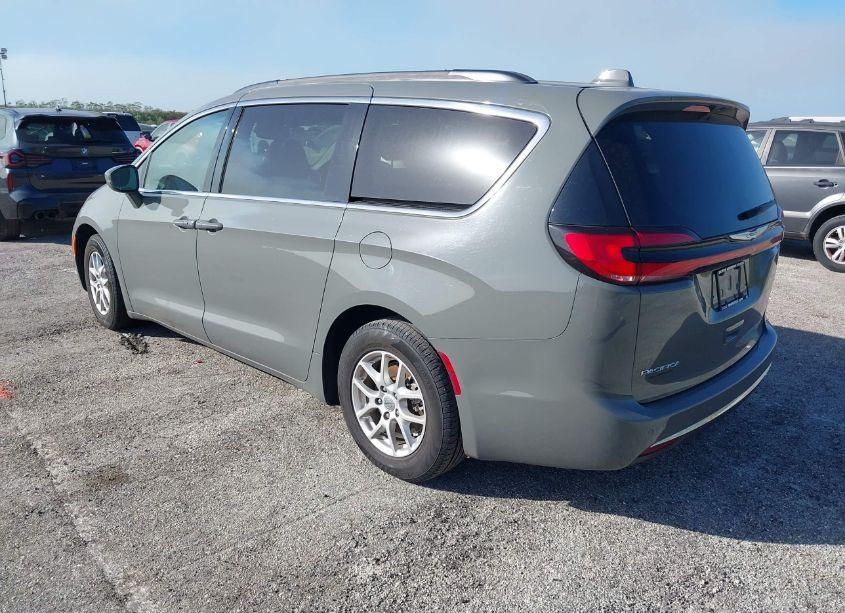 Photo 3 of 2022 Chrysler Pacifica TOURING L (VIN 2C4RC1BG9NR138566)