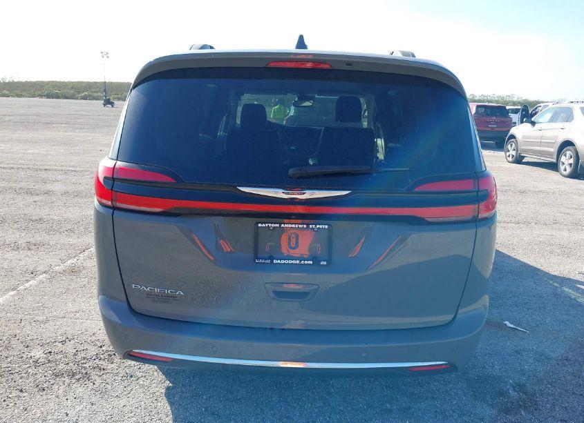 Photo 6 of 2022 Chrysler Pacifica TOURING L (VIN 2C4RC1BG9NR138566)