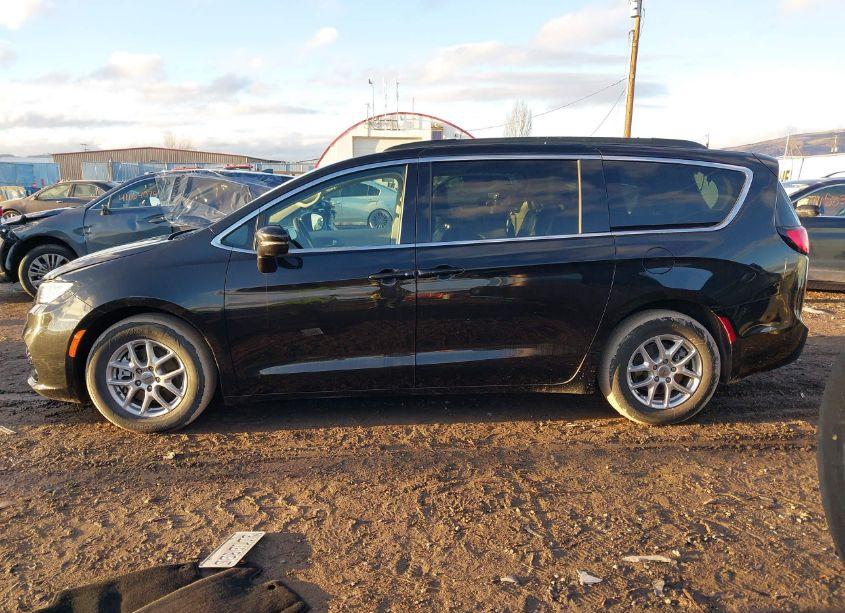 Photo 14 of 2022 Chrysler Pacifica TOURING L (VIN 2C4RC1BG9NR191834)