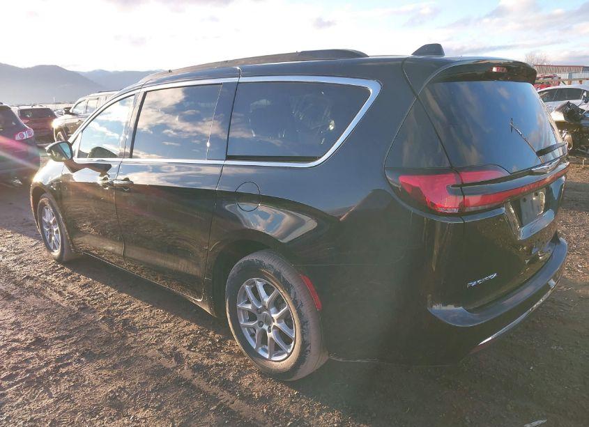 Photo 3 of 2022 Chrysler Pacifica TOURING L (VIN 2C4RC1BG9NR191834)