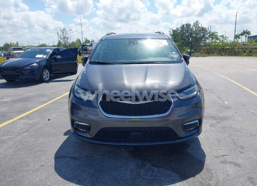 Photo 6 of 2022 Chrysler Pacifica TOURING L (VIN 2C4RC1BG9NR214688)