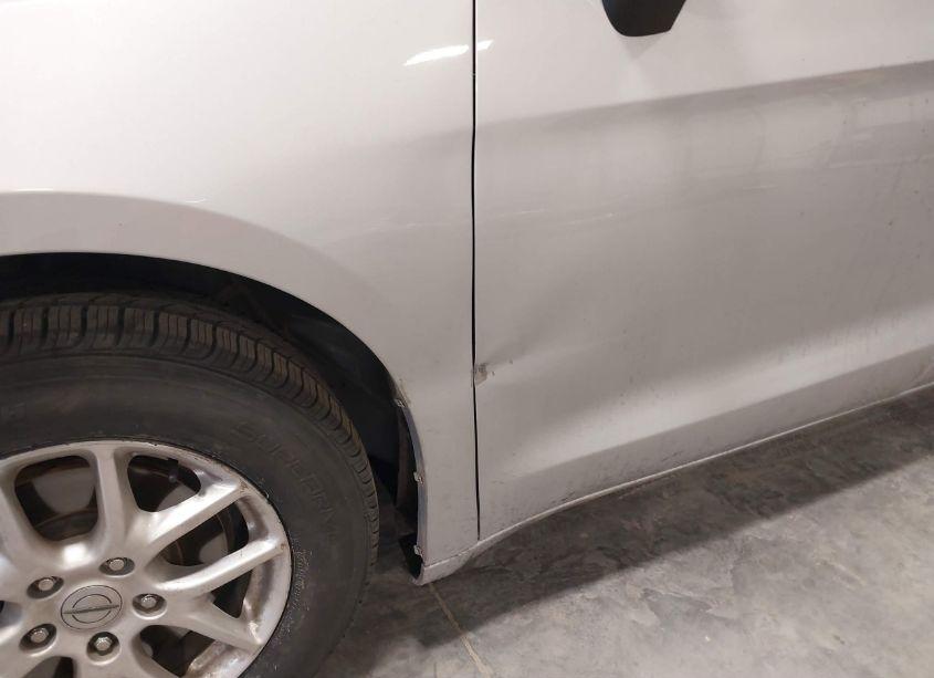 Photo 19 of 2023 Chrysler Pacifica TOURING L (VIN 2C4RC1BG9PR594599)