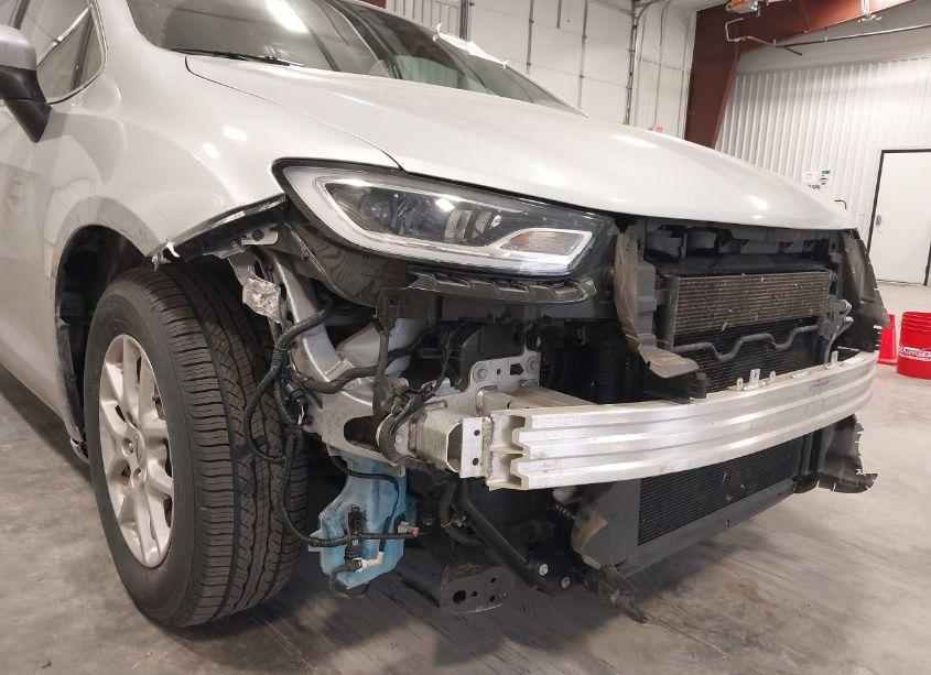 Photo 6 of 2023 Chrysler Pacifica TOURING L (VIN 2C4RC1BG9PR594599)