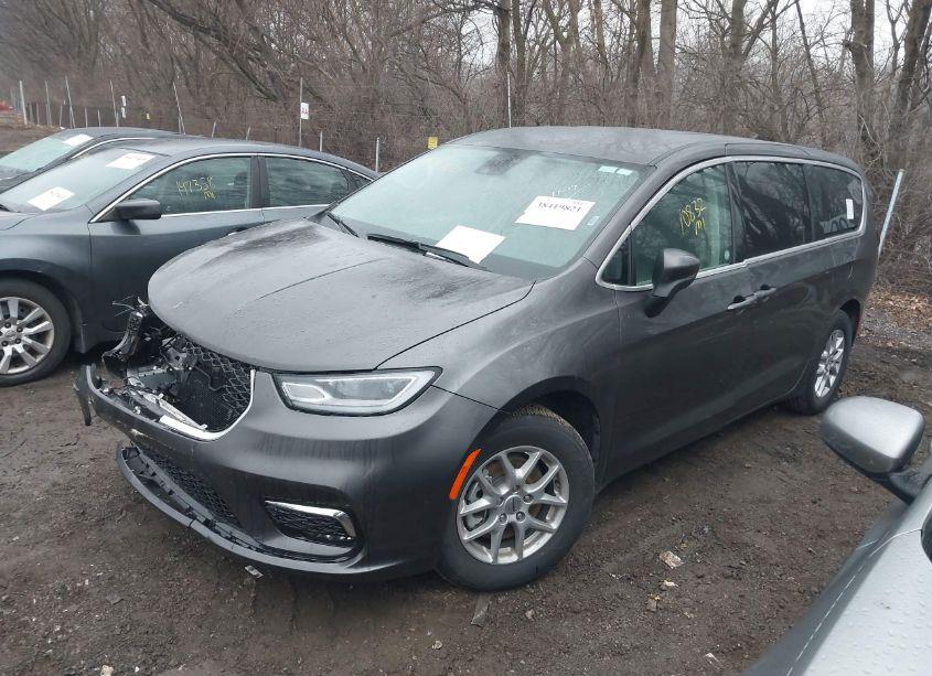 Photo 2 of 2023 Chrysler Pacifica TOURING L (VIN 2C4RC1BG9PR612552)