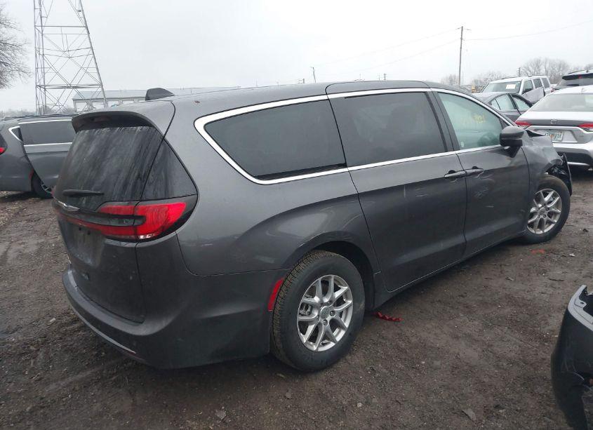 Photo 4 of 2023 Chrysler Pacifica TOURING L (VIN 2C4RC1BG9PR612552)