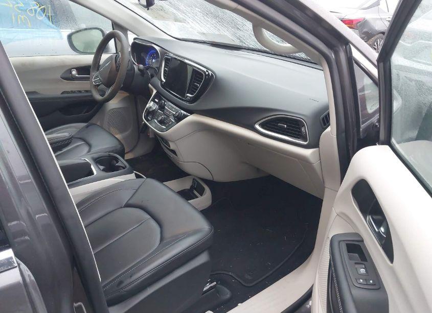 Photo 5 of 2023 Chrysler Pacifica TOURING L (VIN 2C4RC1BG9PR612552)