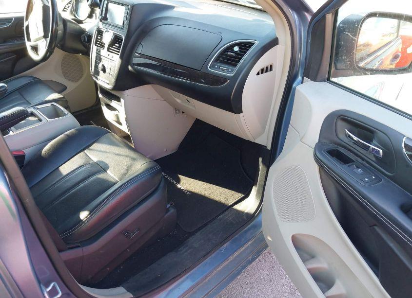 Photo 5 of 2012 Chrysler Town & COUNTRY TOURING (VIN 2C4RC1BGXCR187403)