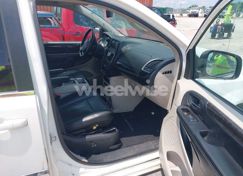 Photo 5 of 2012 Chrysler Town & COUNTRY TOURING (VIN 2C4RC1BGXCR229231)