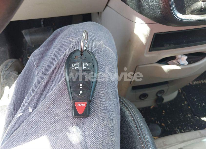 Photo 11 of 2012 Chrysler Town & COUNTRY TOURING (VIN 2C4RC1BGXCR239595)