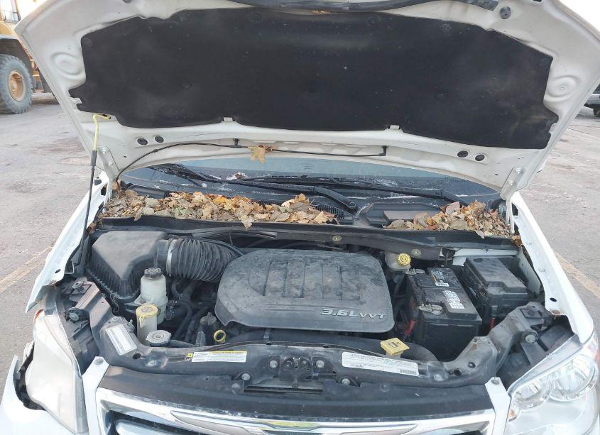 Photo 10 of 2012 Chrysler Town & COUNTRY TOURING (VIN 2C4RC1BGXCR299604)