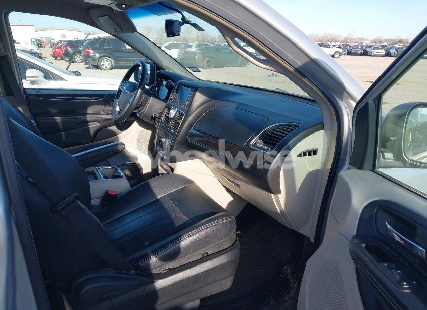 Photo 5 of 2012 Chrysler Town & COUNTRY TOURING (VIN 2C4RC1BGXCR305160)