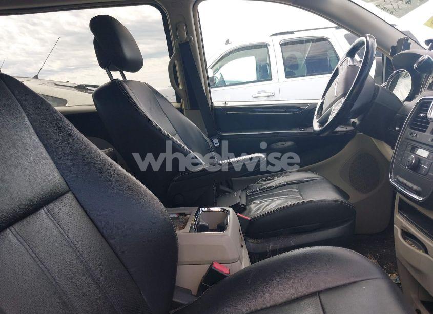 Photo 5 of 2012 Chrysler Town & COUNTRY TOURING (VIN 2C4RC1BGXCR312741)