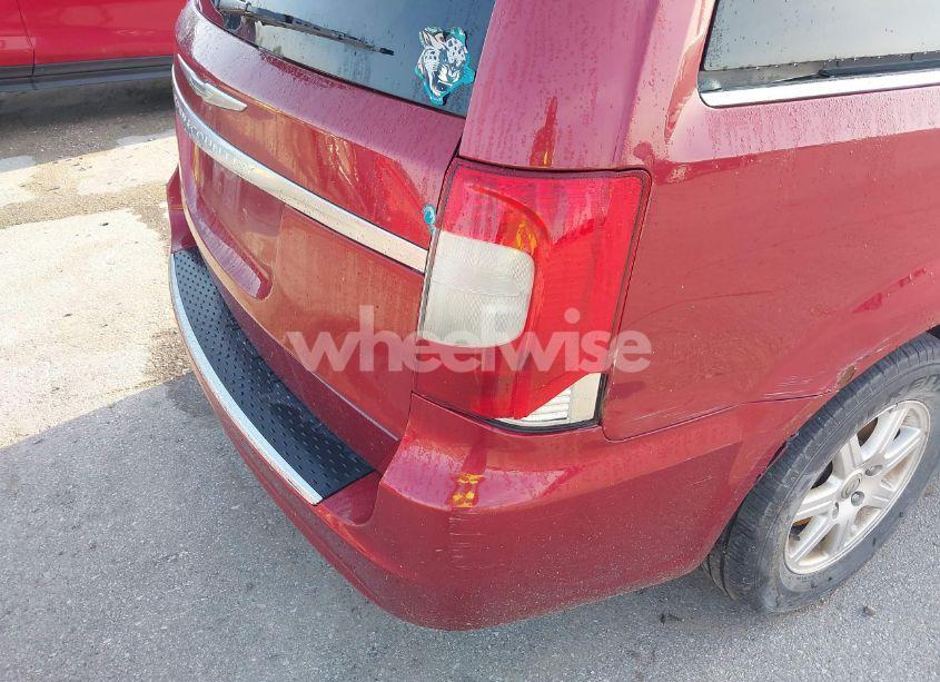 Photo 13 of 2012 Chrysler Town & COUNTRY TOURING (VIN 2C4RC1BGXCR319107)