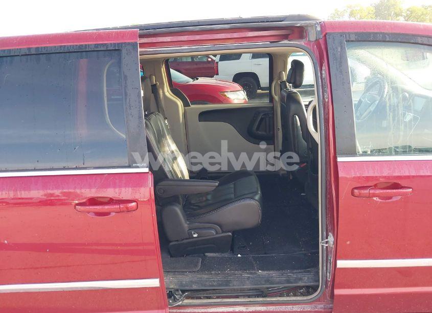 Photo 8 of 2012 Chrysler Town & COUNTRY TOURING (VIN 2C4RC1BGXCR319107)