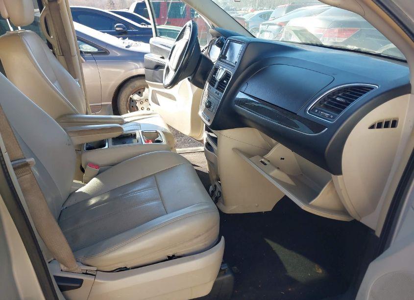 Photo 5 of 2012 Chrysler Town & COUNTRY TOURING (VIN 2C4RC1BGXCR339471)