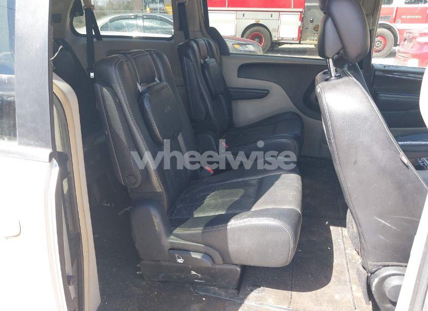 Photo 8 of 2012 Chrysler Town & COUNTRY TOURING (VIN 2C4RC1BGXCR382112)