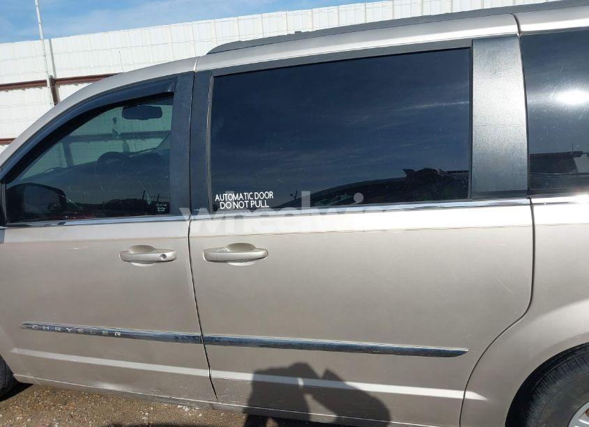 Photo 14 of 2013 Chrysler Town & COUNTRY TOURING (VIN 2C4RC1BGXDR519860)