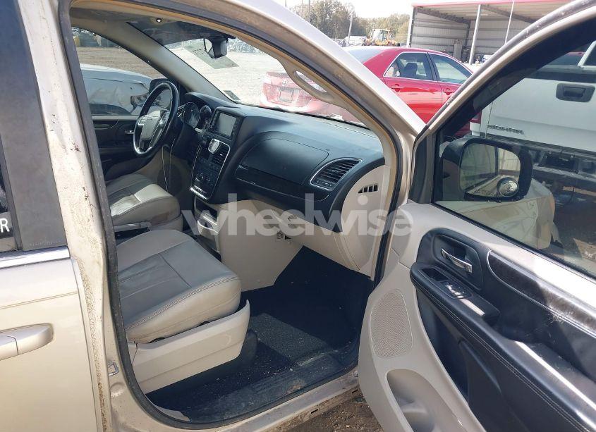 Photo 5 of 2013 Chrysler Town & COUNTRY TOURING (VIN 2C4RC1BGXDR519860)