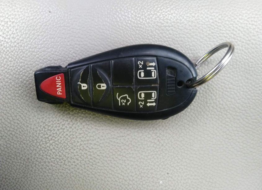 Photo 11 of 2013 Chrysler Town & COUNTRY TOURING (VIN 2C4RC1BGXDR555807)