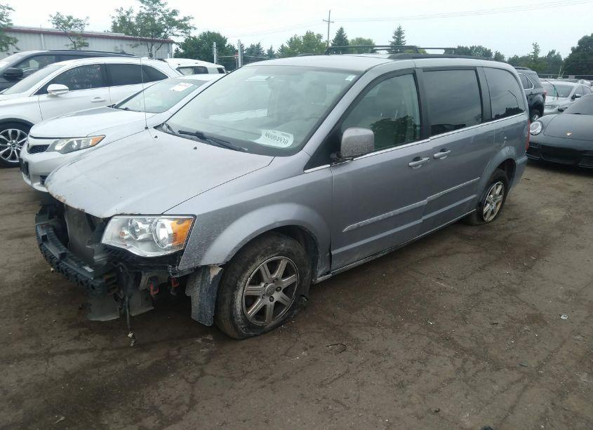 Photo 2 of 2013 Chrysler Town & COUNTRY TOURING (VIN 2C4RC1BGXDR555807)