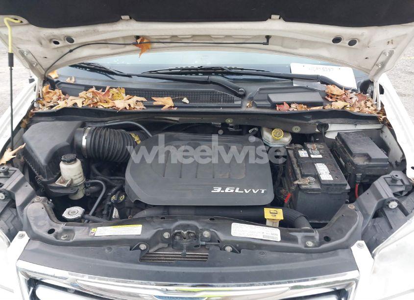 Photo 10 of 2013 Chrysler Town & COUNTRY TOURING (VIN 2C4RC1BGXDR557668)