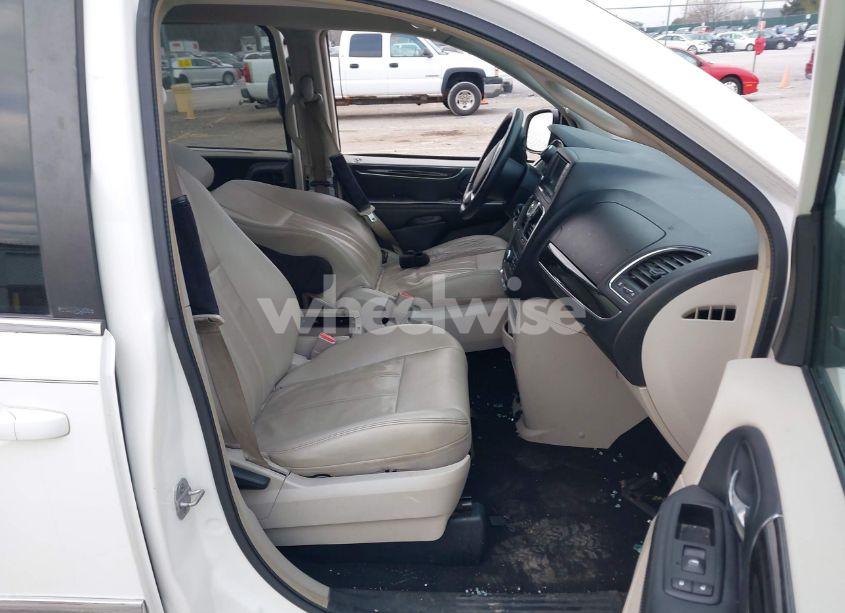 Photo 5 of 2013 Chrysler Town & COUNTRY TOURING (VIN 2C4RC1BGXDR557668)