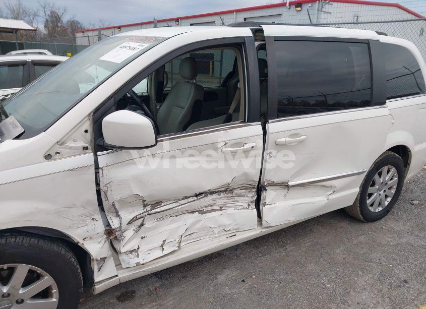 Photo 6 of 2013 Chrysler Town & COUNTRY TOURING (VIN 2C4RC1BGXDR557668)