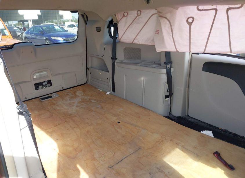 Photo 8 of 2013 Chrysler Town & COUNTRY TOURING (VIN 2C4RC1BGXDR583302)