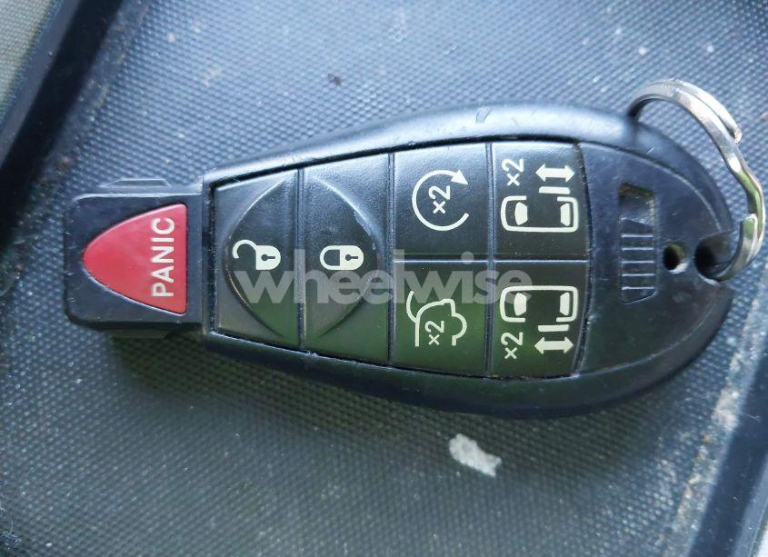 Photo 11 of 2013 Chrysler Town & COUNTRY TOURING (VIN 2C4RC1BGXDR603810)