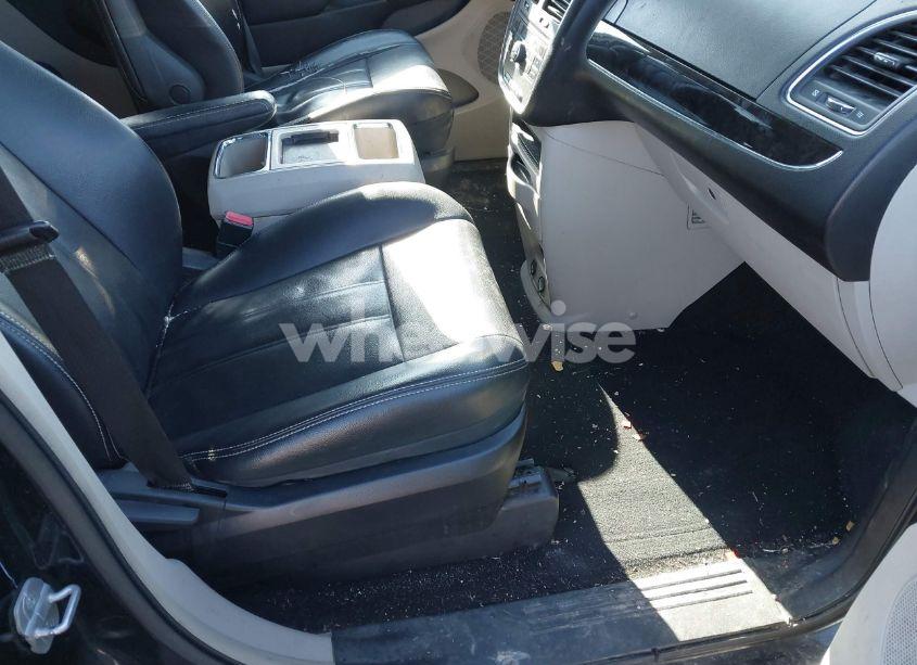 Photo 5 of 2013 Chrysler Town & COUNTRY TOURING (VIN 2C4RC1BGXDR603810)