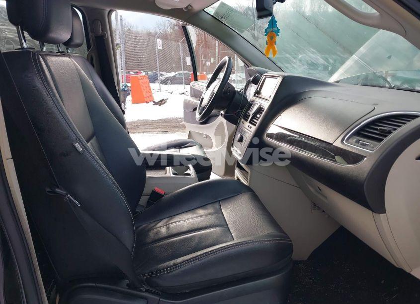 Photo 5 of 2013 Chrysler Town & COUNTRY TOURING (VIN 2C4RC1BGXDR620378)