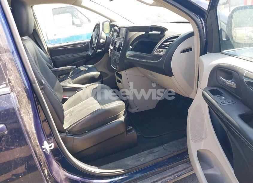 Photo 5 of 2013 Chrysler Town & COUNTRY TOURING (VIN 2C4RC1BGXDR657575)