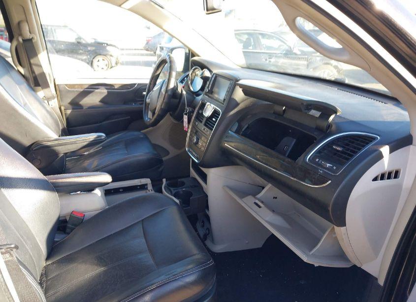 Photo 5 of 2013 Chrysler Town & COUNTRY TOURING (VIN 2C4RC1BGXDR692035)