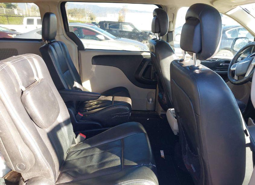 Photo 8 of 2013 Chrysler Town & COUNTRY TOURING (VIN 2C4RC1BGXDR692035)