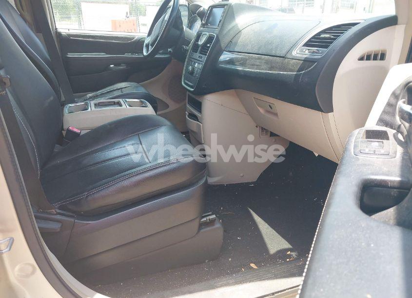 Photo 5 of 2013 Chrysler Town & COUNTRY TOURING (VIN 2C4RC1BGXDR706855)