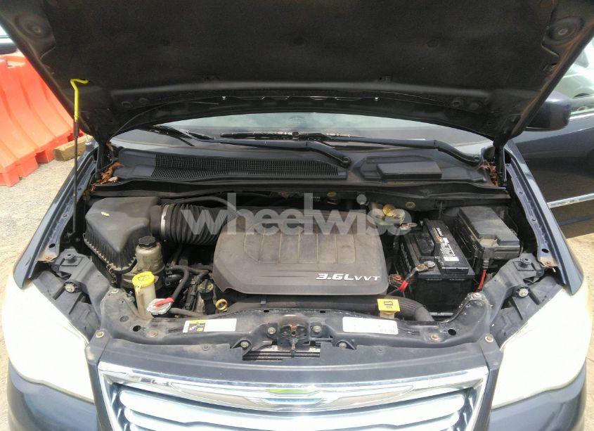 Photo 10 of 2013 Chrysler Town & COUNTRY TOURING (VIN 2C4RC1BGXDR721386)