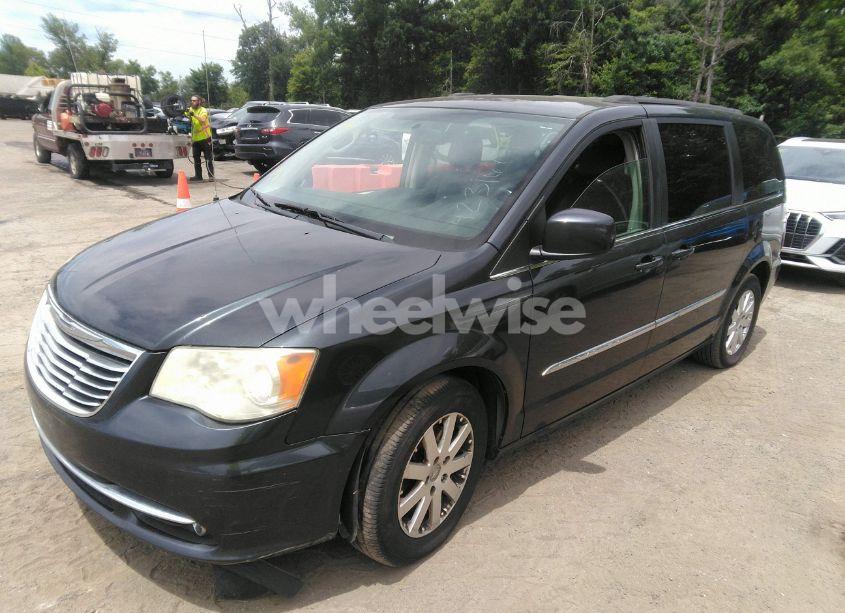 Photo 2 of 2013 Chrysler Town & COUNTRY TOURING (VIN 2C4RC1BGXDR721386)