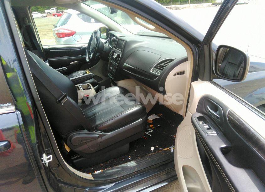 Photo 5 of 2013 Chrysler Town & COUNTRY TOURING (VIN 2C4RC1BGXDR721386)