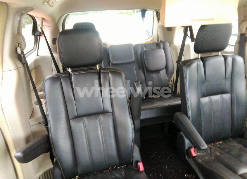 Photo 8 of 2013 Chrysler Town & COUNTRY TOURING (VIN 2C4RC1BGXDR721386)